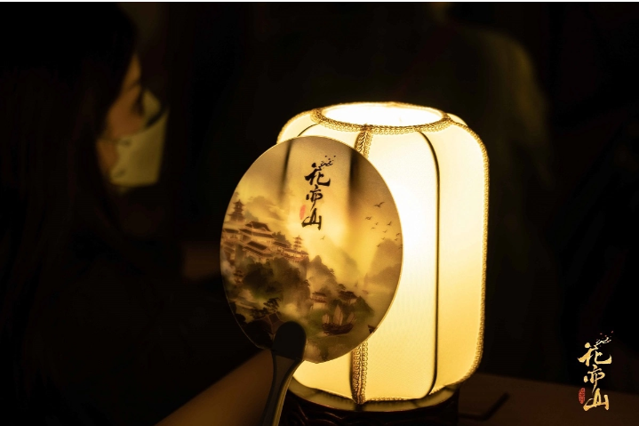 《花亦山心之月》開學活動暨聲優(yōu)見面會圓滿完成新名士皇家畫師「了了」翩然登場